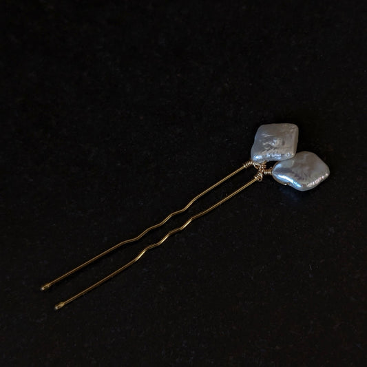 Grace - Freshwater Pearl Hair Pin