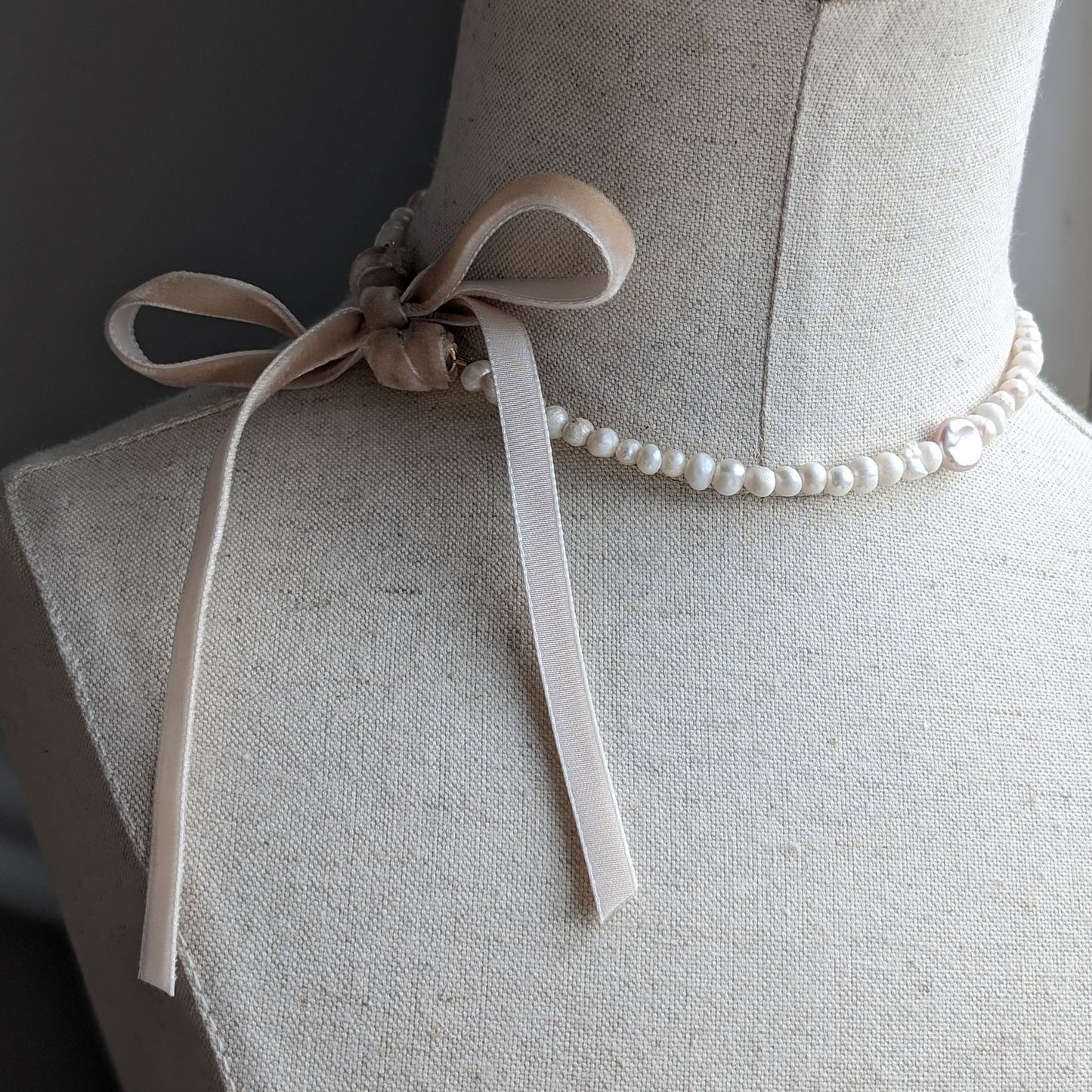 Valentina - Pearl Necklace with Ribbon